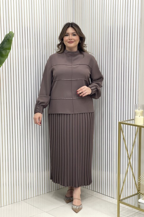 Nezaket Etekli Takım Koyu Vizon